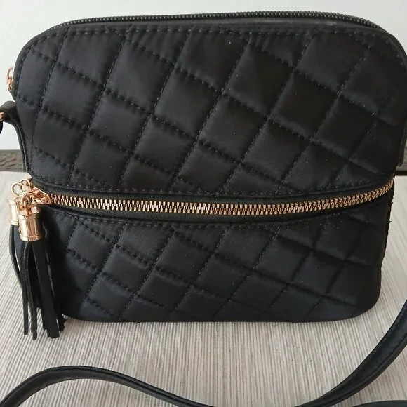 Crossbody quilted Purse - Picture 3 of 5